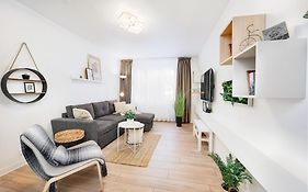Family Stay - Calliope Apartment - By Openhouse